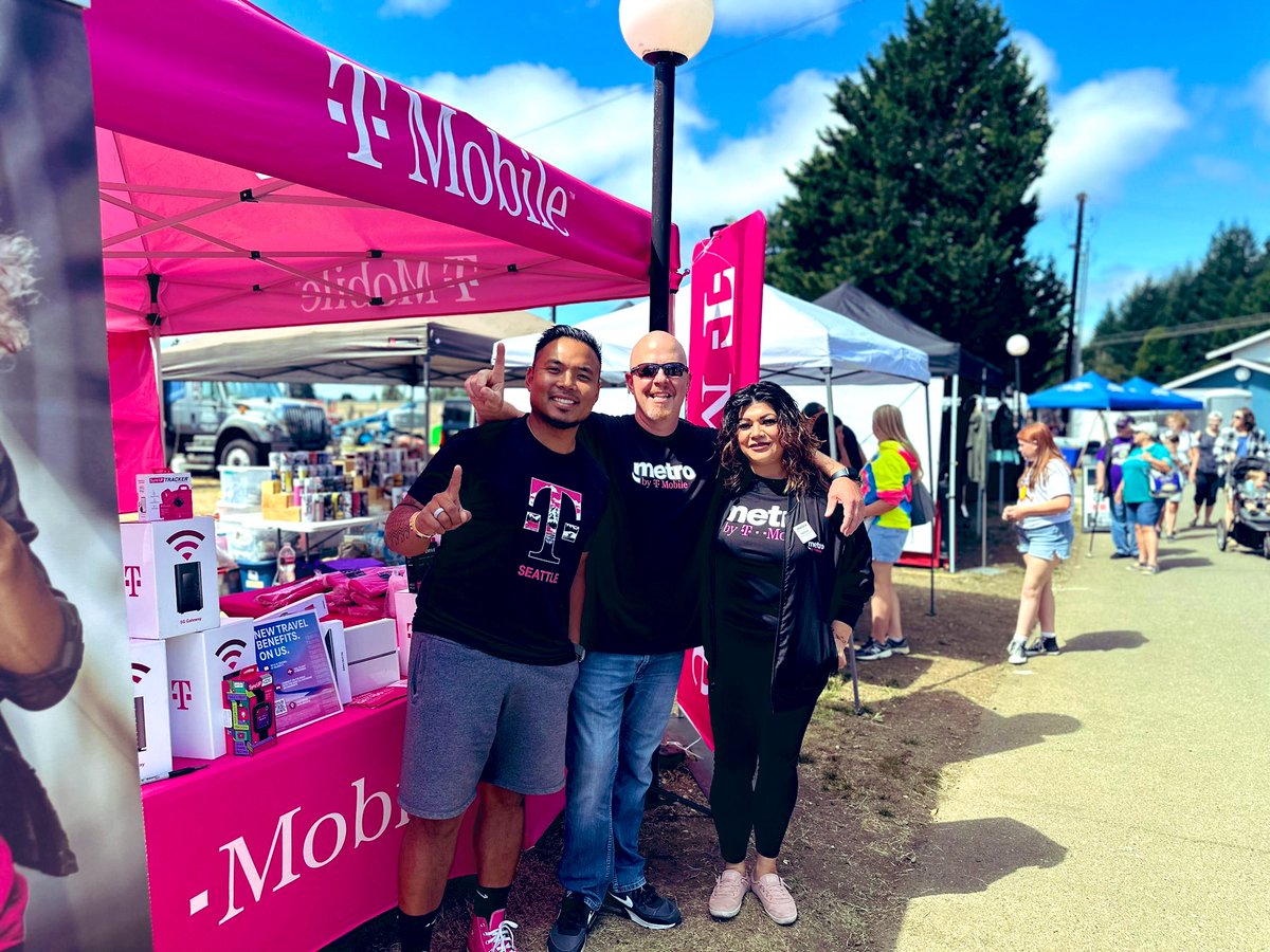 We out here! Grays Harbor Fair! 💞🎡🎢🎠🎟️ <a href="/TMobile/">T-Mobile</a> <a href="/MobileOneLLC/">MobileOneLLC</a> <a href="/NickGuarine/">Nicholas Guarine</a> <a href="/DerekOliver20/">Derek Oliver</a> <a href="/MagentaMike11/">Mike Sego</a>