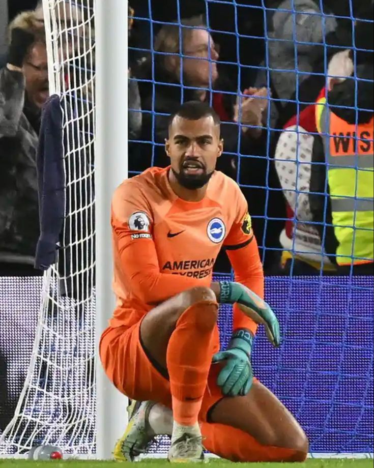SimonosK68's tweet photo. #ChelseaFC have reached a full agreement with #Brighton to sign goalkeeper Robert Sanchez 🇪🇸🔥.

( Transfers fee : €20m + €5m adds-on ) 

#CFCBVB #TransferNews #Transfers #PremierLeague #calciomercato #Spain #CFC https://t.co/qWrQCG0ltC