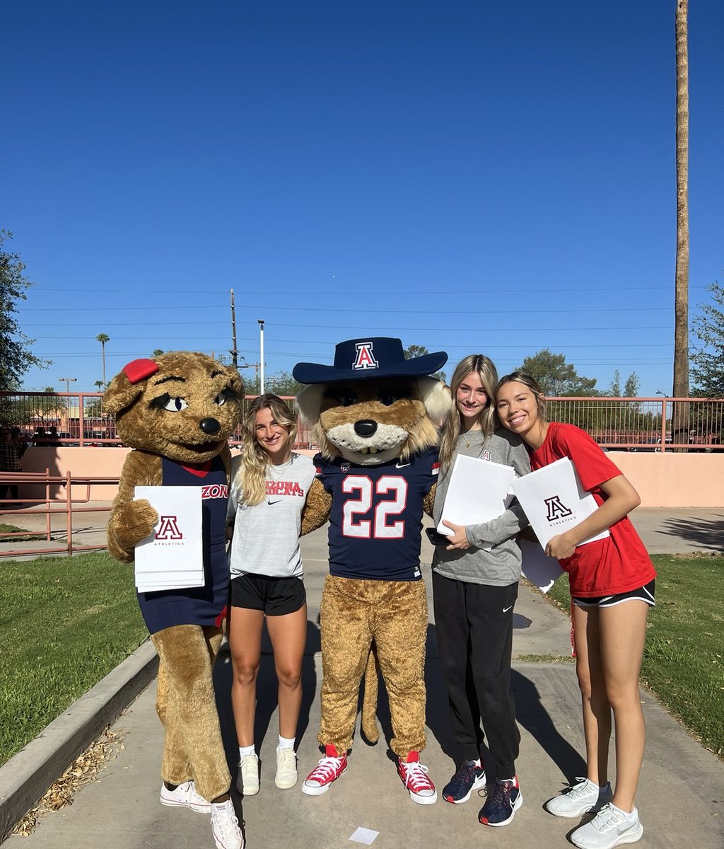 UAWildcatWay's tweet photo. Wishing our friends at Doolen Middle School a Happy First Day📓 We hope you have a great school year and 
🐻⬇️ #CommunityCats | #BearDown https://t.co/Nxt7vuNjme