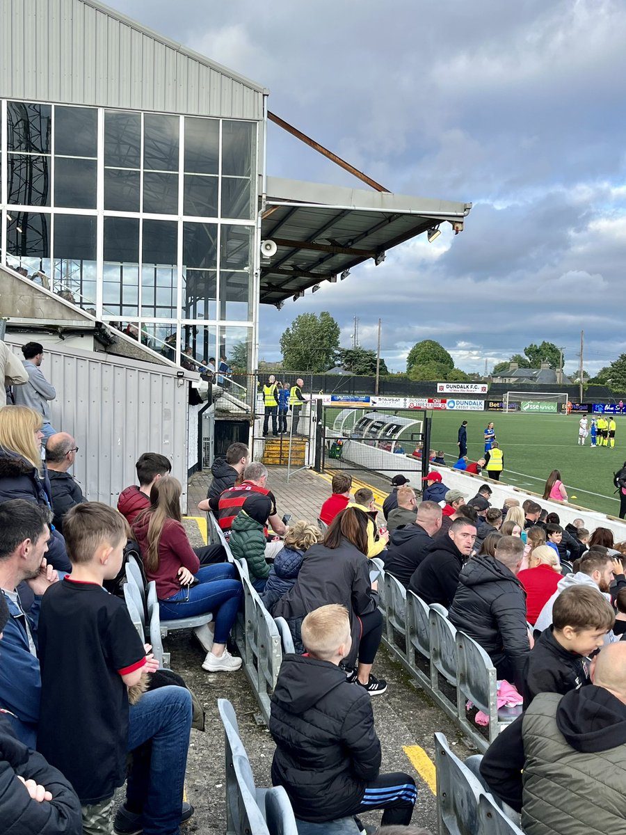 PaulVance63's tweet photo. Dundalk v Knattspyrnufélag Akureyrar - UEFA Europa Conference League 2QR 2nd Leg - Oriel Park, Carrickmacross Road, Dundalk, Co Louth…. #DUNKA #CmonTheTown #UEFA #UEFAConferenceLeague #UECL #DundalkFC #Lilywhites https://t.co/HMAybC9uEV