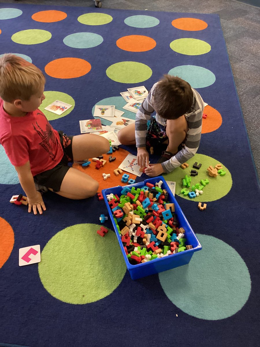 CrestviewLMC's tweet photo. Future Engineers getting in practice time!

#STEMeducation #nkclibraries @angiewiegers @PrincipalAaronB https://t.co/zcYmiILS1Q