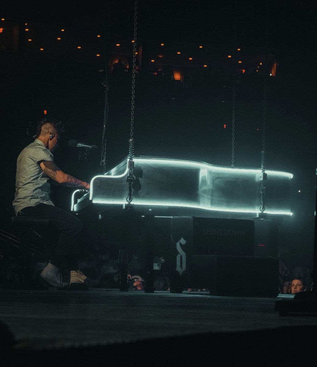 SHINEDOWN tweet media