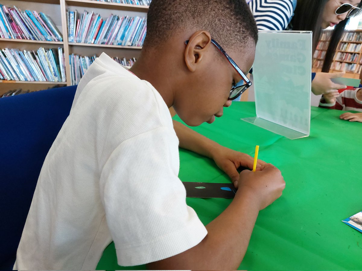 I spent a few hours today creating my own origami corner bookmarks @MereGreenLibrary 
A beach and a monster with 6 eyes were my chosen designs 😃 

Can you guess the reason? 😊 

#gobonkersforbookmarks #jaycejoyce #jaycesworld #childrentochildren #funactivityforkids #creativity