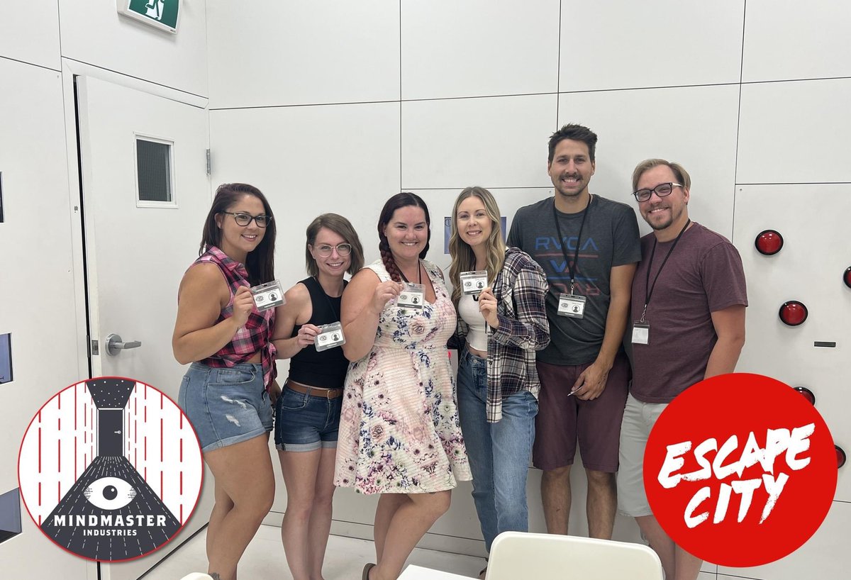 Gather your awesome circle of bosses and join us for an exhilarating escape room experience! 🔒