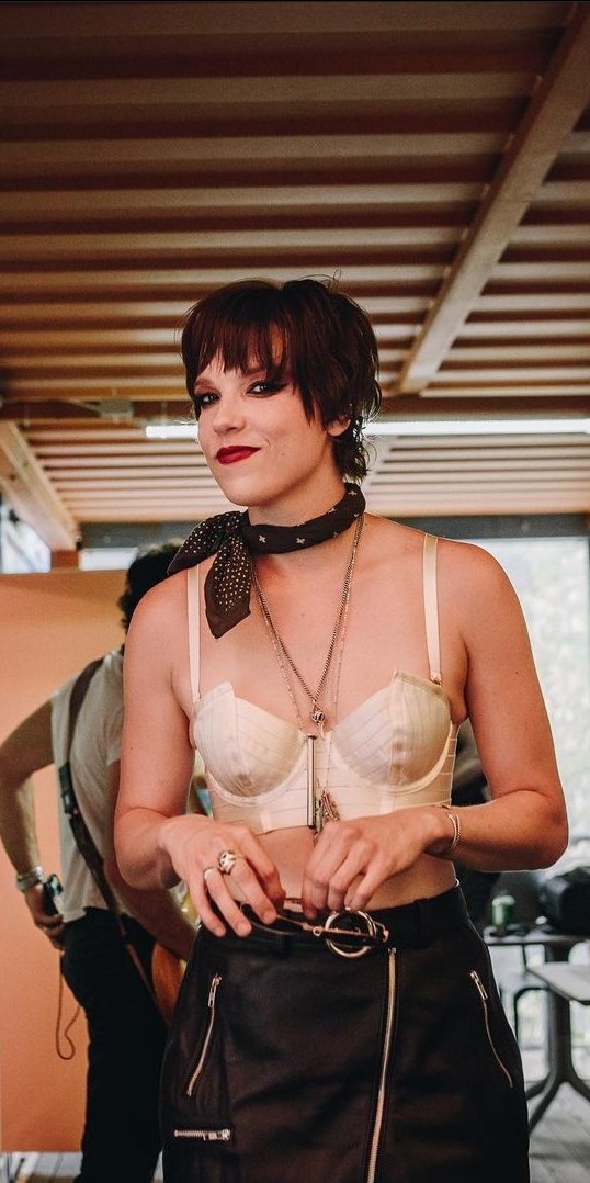 When me and <a href="/NotAfolklore/">I'd Be the Man. |Not @taylorswift13.|</a> are in a room together, it never fails to get steamy. 😏