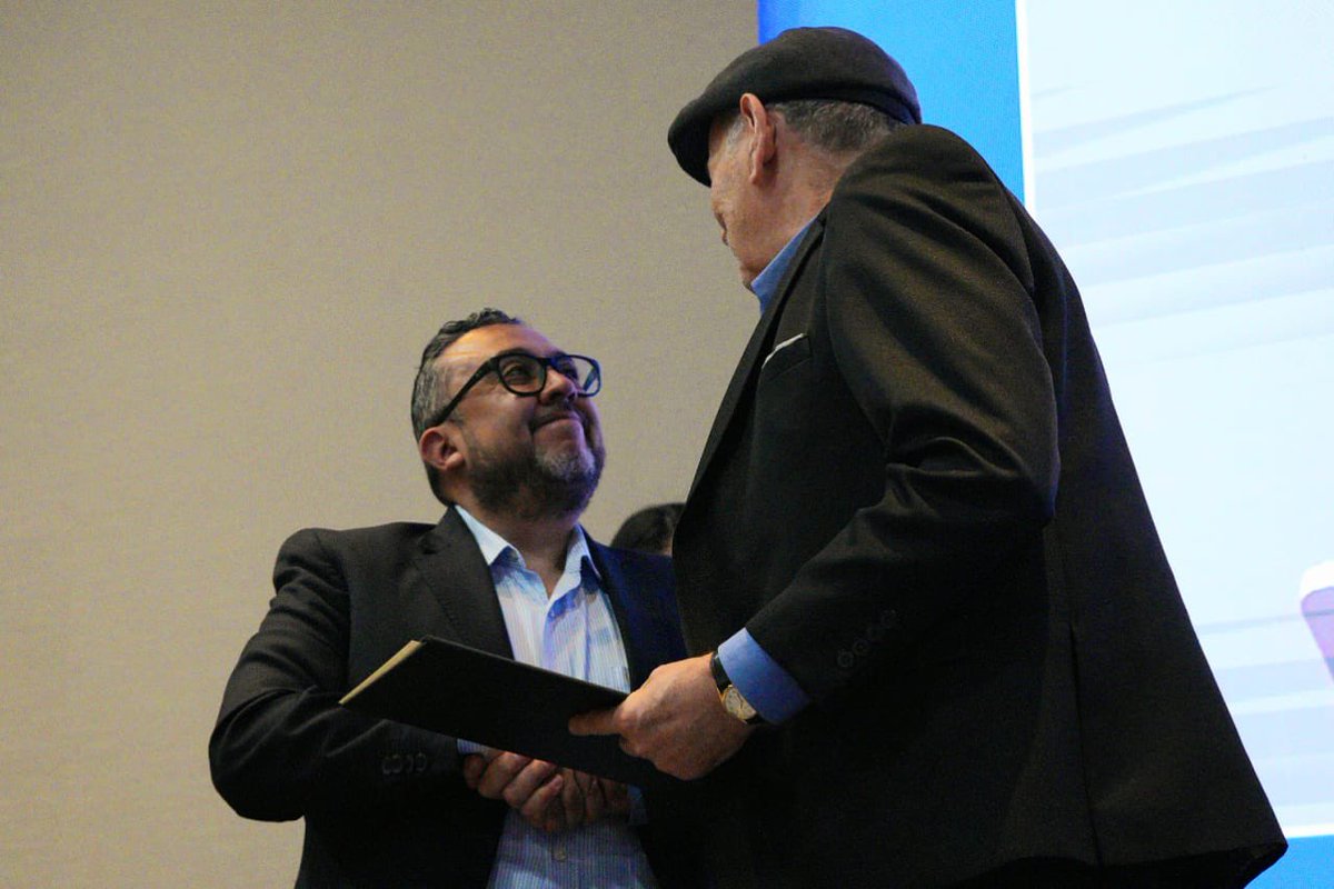 <a href="/AuroraVergaraF1/">Aurora Vergara-Figueroa, Ph.D</a> <a href="/OscarG_Sanchez/">Óscar Sánchez J.</a> <a href="/fecode/">fecode</a> <a href="/Educacionbogota/">Secretaría de Educación de Bogotá</a> @sedboyaca <a href="/sedmagdalena1/">Secretaría de Educación del Magdalena</a> <a href="/SecEducaCundi/">Secretaría de Educación de Cundinamarca</a> <a href="/SecEducaValle/">Secretaría de Educación del Valle del Cauca</a> Desde <a href="/Mineducacion/">MinEducación</a> entregamos reconocimiento a la gestión de las Entidades Territoriales Certificadas de
Itagüí, Tolima, Córdoba, Casanare y Bogotá por su compromiso con una educación de calidad con eficiencia desde el proceso de Inspección y Vigilancia.