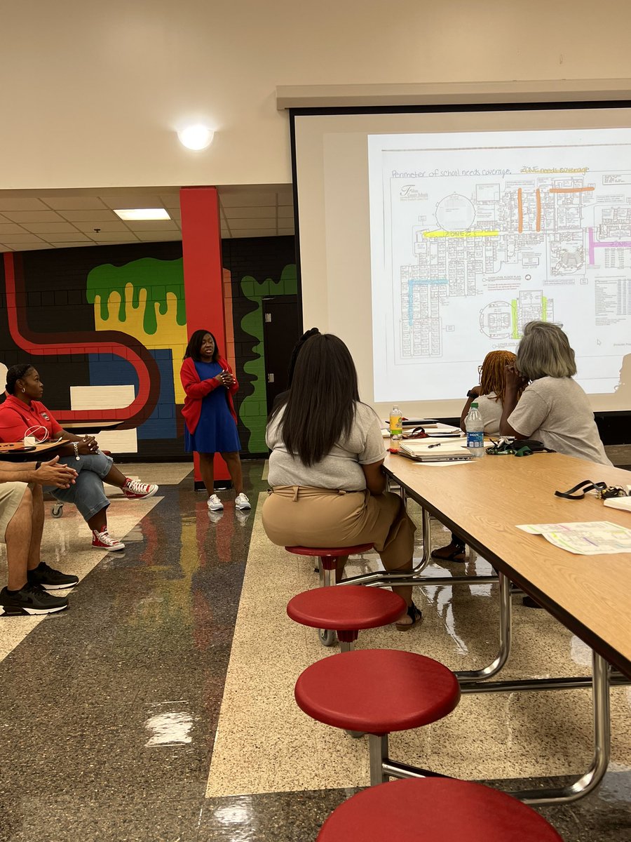 ChelseaHill_Pa's tweet photo. Zone 2- Tri-Cities High School @DrTamaraCandis Superintendent paid us an awesome visit to prep the admin team for our back to school meeting! https://t.co/XGuCBL0Yvd