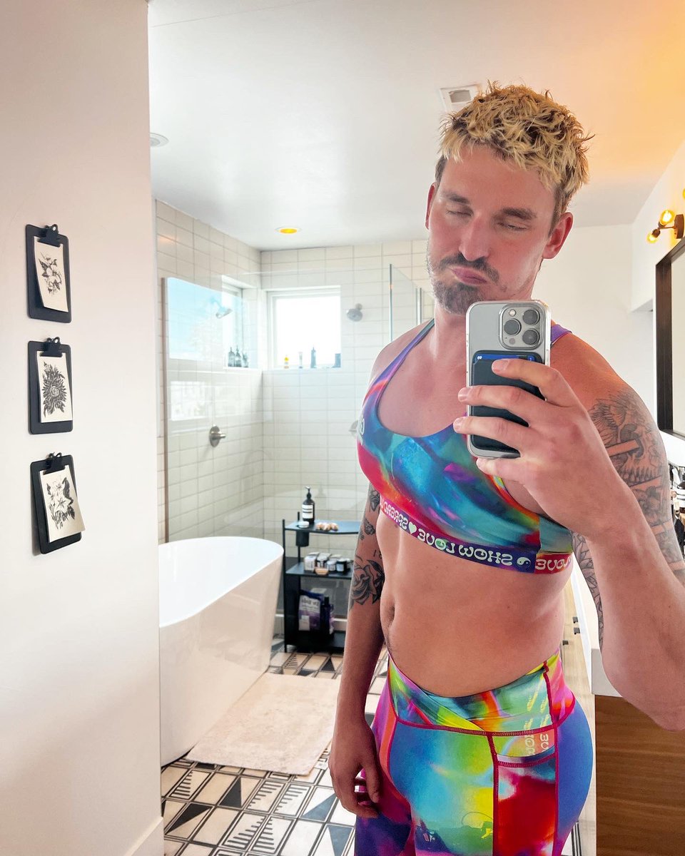 GRiZ 🌈 tweet media