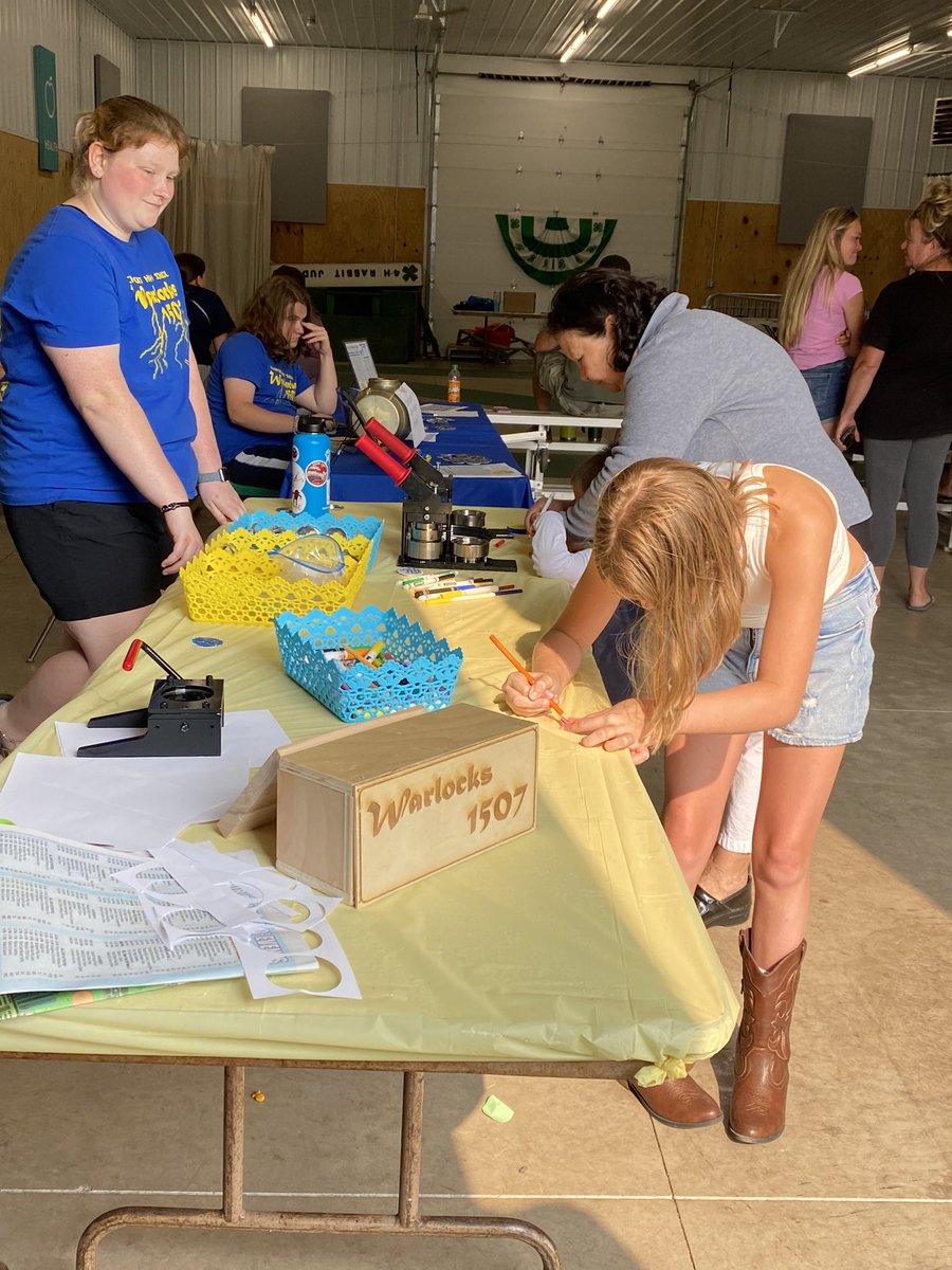 Warlocks1507's tweet photo. Have you stopped out at The Niagara County Fair yet? If not, you have until Sunday! We are there everyday from 12pm-6pm #omgrobots #firstrobotics https://t.co/4kBYw7aPW7