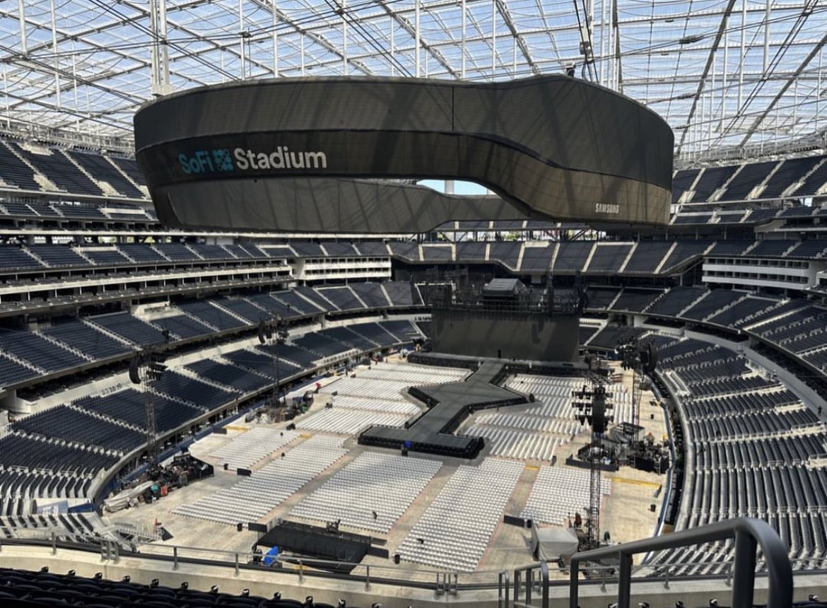 theswiftmuseum's tweet photo. 🏟 | Taylor Swift is officially the first act to headline SoFi Stadium, the world's most expensive stadium, for a six-night run starting tonight.

#TSTheErasTour https://t.co/HzK9pgLDm3