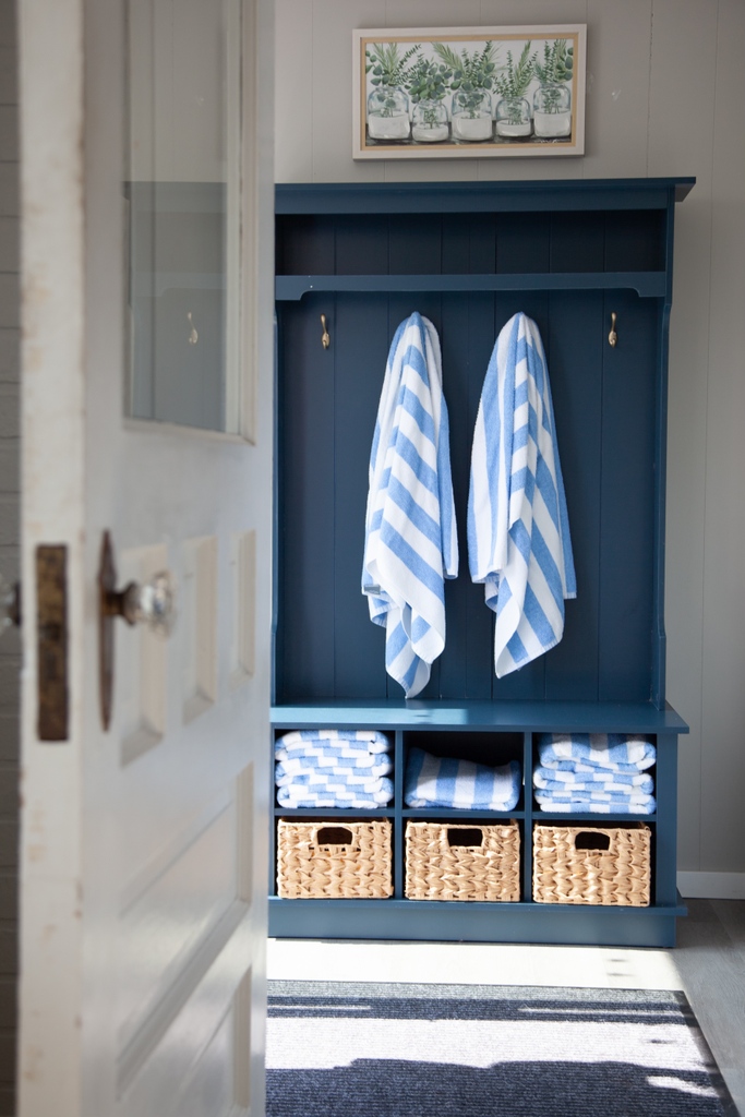 Pamper your guests and level up your hosting game with Cabana poolside towels⚡️💦 hostgpo.com