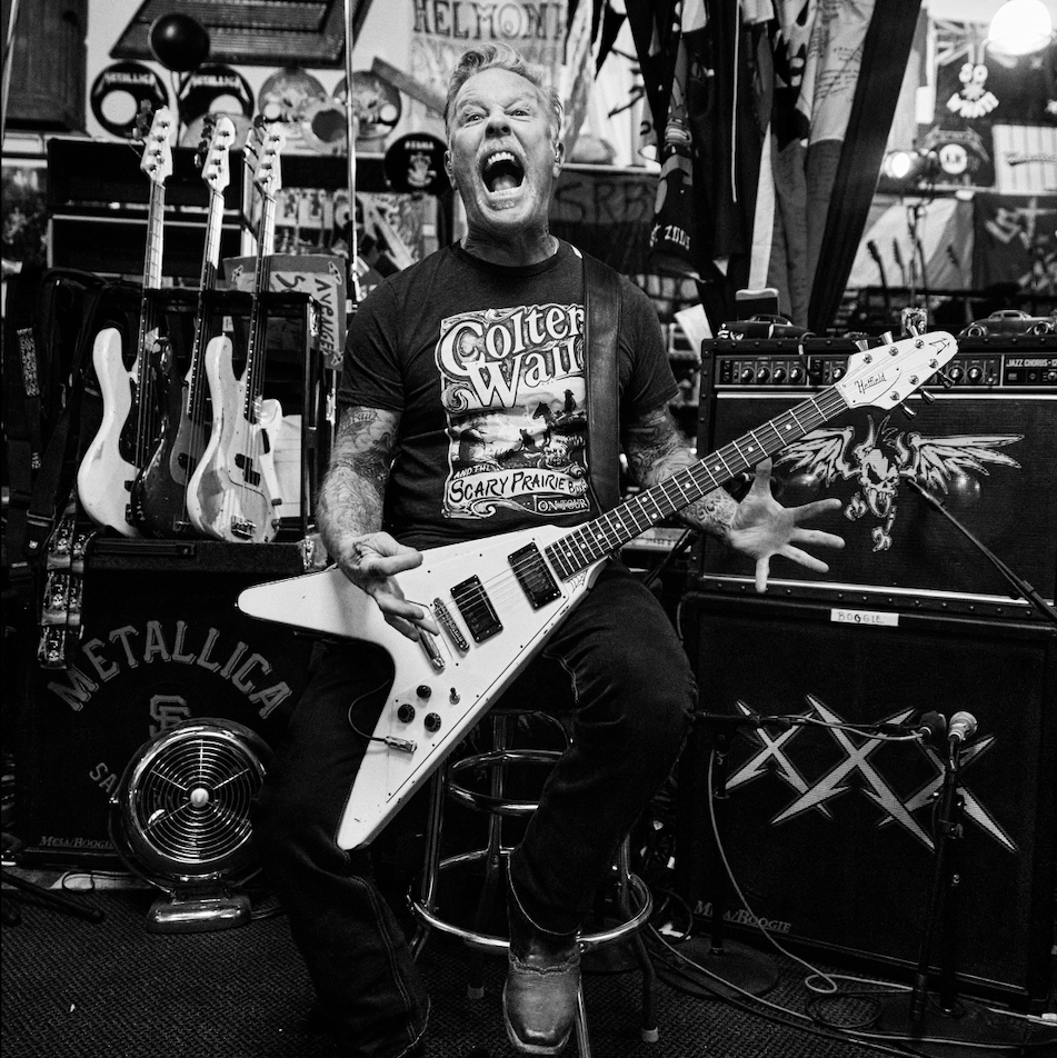 blckndwhsky's tweet photo. HAPPY BIRTHDAY TO PAPA HET! 🎸⁠
⁠
⁠
📸: @danny_clinch https://t.co/reKACZwt5N