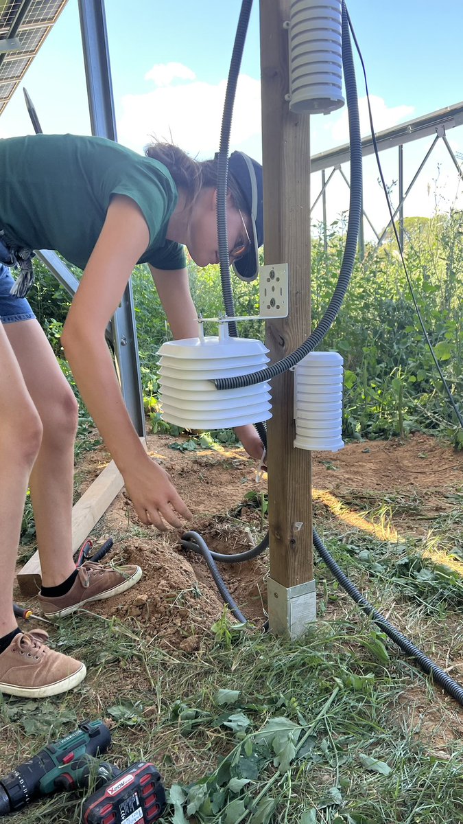 davelefr's tweet photo. Mise en service]
Dans la continuité de nos travaux de recherche, aujourd’hui un nouveau site réalisé.

#agrivoltaic #agrivoltaique #agrivoltaisme https://t.co/AemZq4nNbj