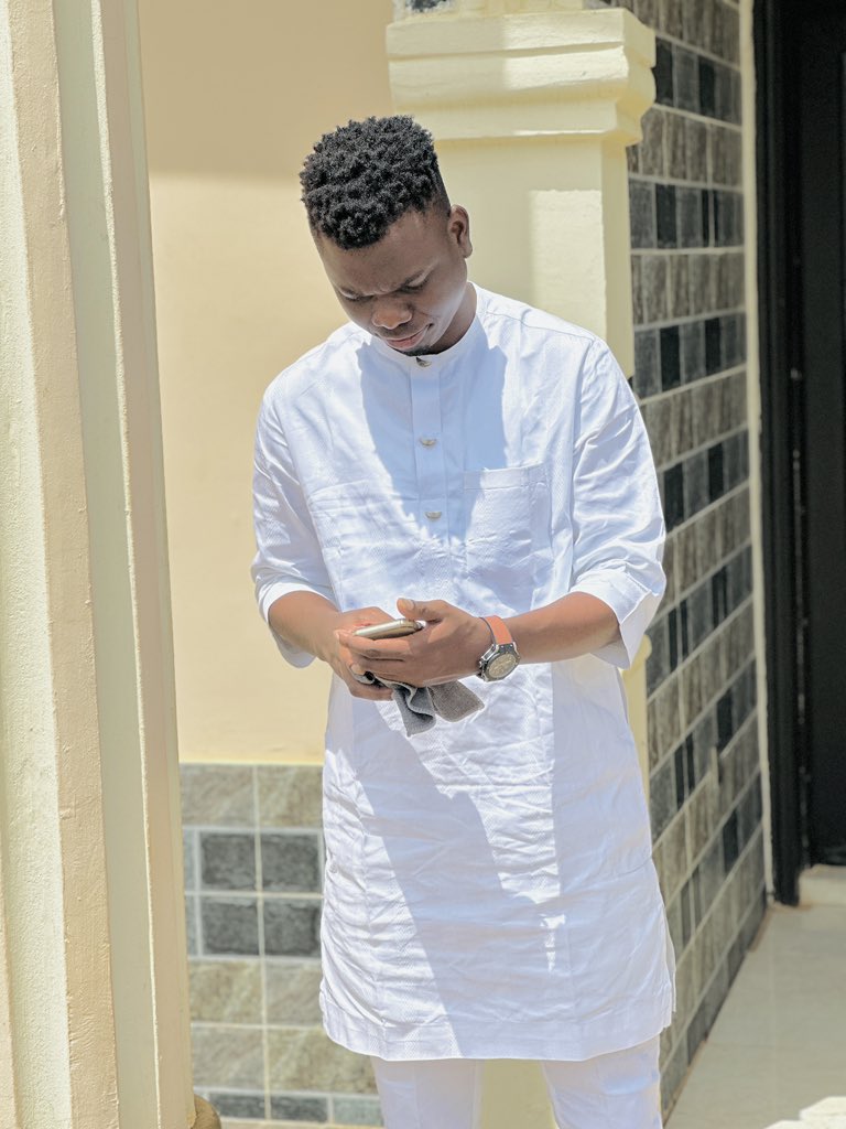 Ibrahim51620194's tweet photo. Being elegant isn't an option.✌️💯
@EDU_HOODLUM 
@Slohmzy https://t.co/owLBJiPpne