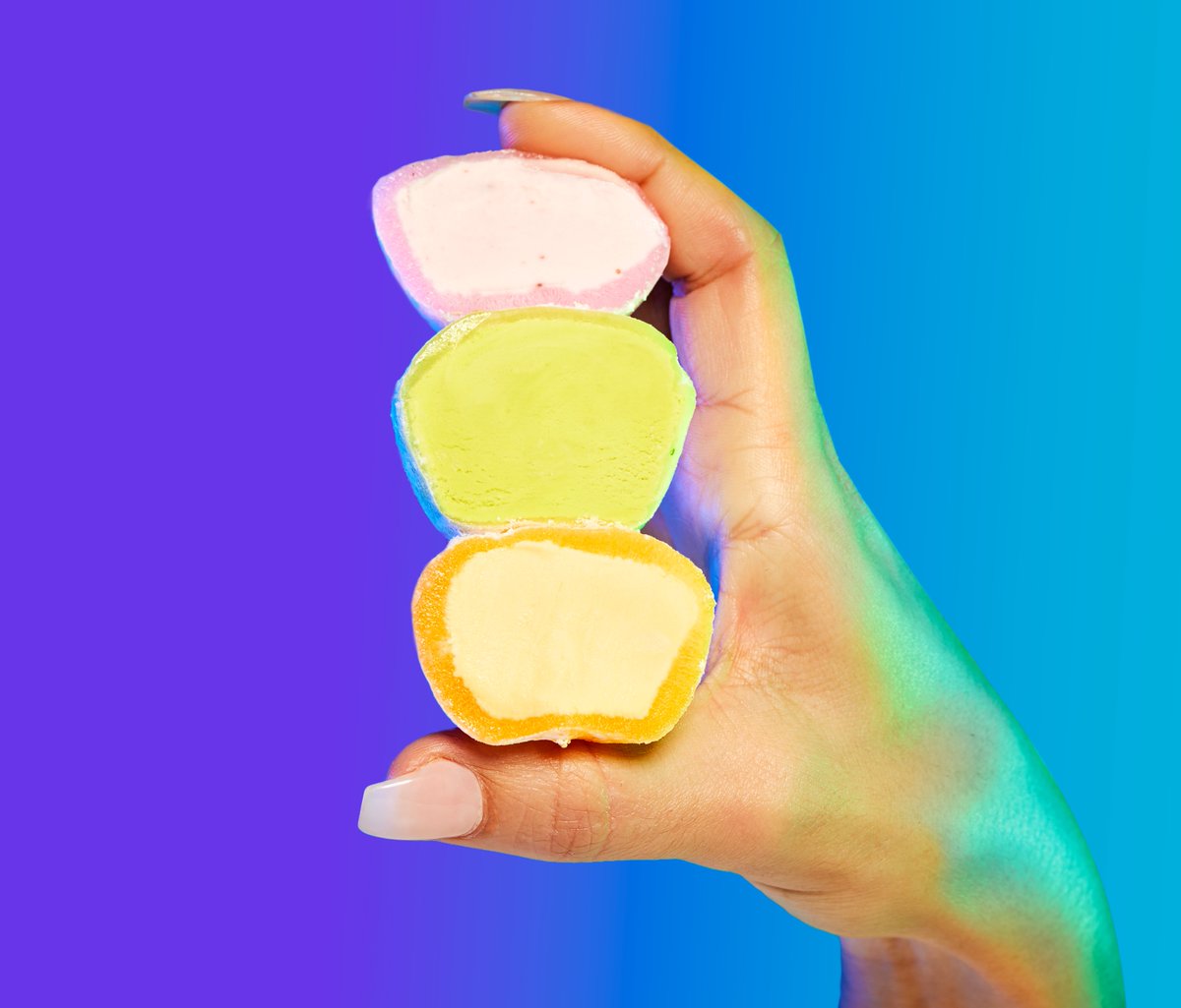 MyMochiIceCream's tweet image. Can't decide which flavor to snack first? Try a triple stack!

#SnackHappy  #TGIF