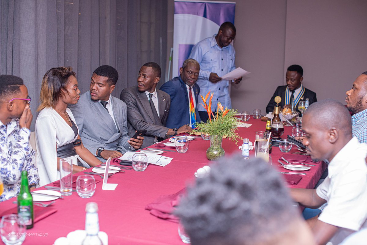 BolingoRotary's tweet photo. Cérémonie de passation de collier entre les amis Caleb ILUNGA, Président sortant et Joël TABAKU HENDRICK, Président https://t.co/HDi9XhfgFr