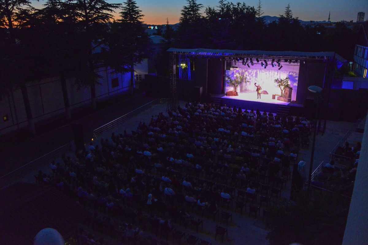 Devlet Tiyatroları, 2023 UNESCO Dünya “Aşık Veysel Yılı” kapsamında, bugün, Macunköy Açık Hava Yaz Sahnesinde, Ankara Devlet Tiyatrosunun sahnelediği “Aşık Veysel”i sanatseverlerle buluşturdu. Halk ozanımız Âşık Veysel'in temsilini, 4 ve 5 Ağustos'ta da izleyicisiyle buluşturacak