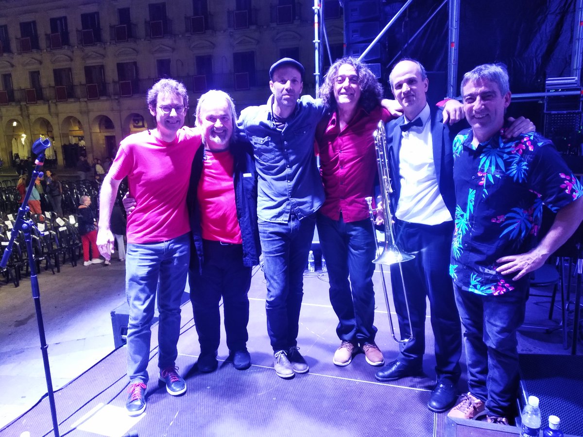 EnekoAzparren's tweet photo. #sorotanbele #gasteizkobanda #bandadevitoria
#sorotanbelegogoan https://t.co/hMlS7aYdKh