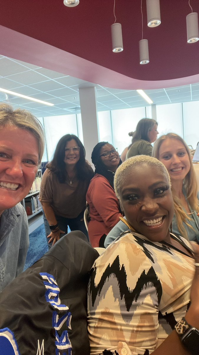 heatherlorien's tweet photo. @FWISDEdTech #soexcitedforkids https://t.co/ALCOrQUFRx