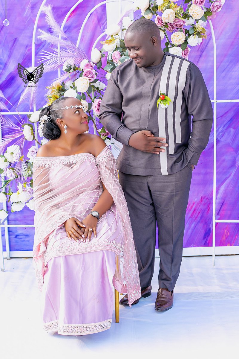 flashy_arts's tweet photo. You want a simple, natural outcome? Hire @flashy_arts (0758943426) for your photography and videography services on that party 👌🏻we #documentmemories for our #photofreaks!
#footprintsofart 
#femalephotographer https://t.co/QRjXb9xsEV