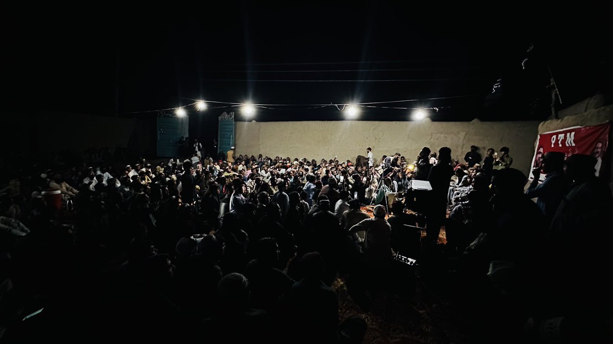 ManzoorPashteen's tweet photo. نن د ضلع قلعه عبدالله په بیله بیلو سیمو کې د تحریک له اړخه اولسی او تنظیمی غونډې.
ضلع په ضلع سفر جاری دې او خپل ملګری تربیه کوو چې په ��ول پښتون وطن کې کلی په کلی او ضلع په ضلع منظم تنظیم جوړ شی.
یقیناً چې په دې طرز د قام متحد او منظم شی نو د به د پښتنو یو لوئ او تاریخی قوت جوړ شی https://t.co/dFw5qBh0JK