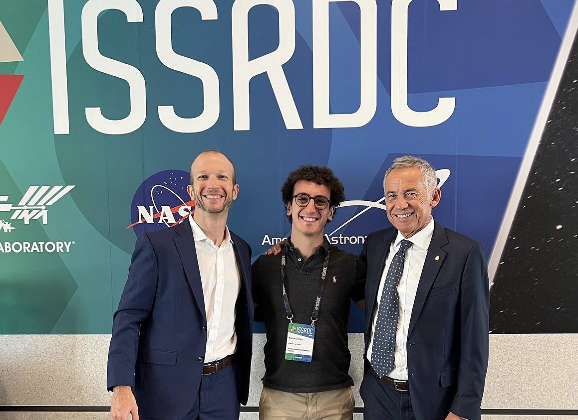 Had a fireside chat with Maurizio Reggiani VP of @lamborghini about carbon fiber materials and space exploration. Thank you Patrick O’Neill @ISS_CASIS for moderating a fun session at #ISSRDC2023. Looking forward to our next Space experiment! @HMethodistMD @MethodistHosp