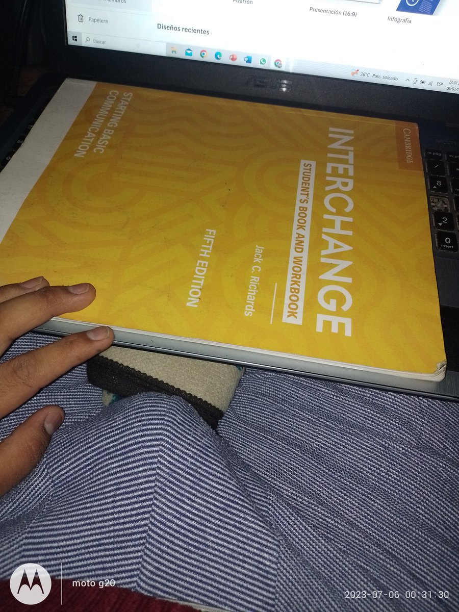 charlycharliy's tweet photo. @relatosmuygay 📚💻 https://t.co/nPgudrXERN
