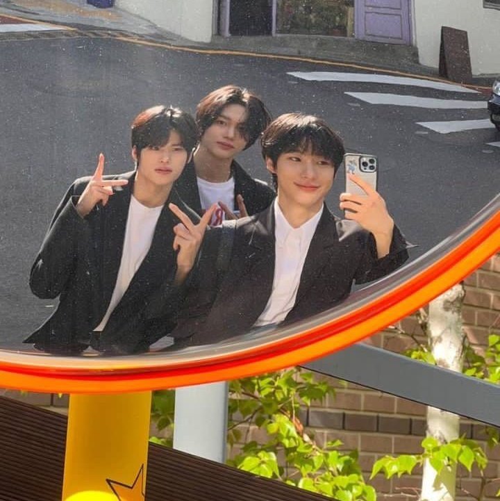antoonrizz's tweet photo. hi im sachi, im looking for #riize stan moots!
- she/her 
- not new to #kpoptwt #stantwt  

♡ | ↺ are highly appreciated!! https://t.co/QlB2VQ1Zv3