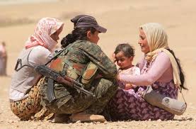 Nayera_Rojbin's tweet photo. #3agosto 2014
l'#ISIS attaccò gli #ezidi di #Şengal massacrando migliaia di uomini e facendo schiave migliaia di donne e bambini. 
Chi ha difeso e liberato #Shengal è minacciato e attaccato da mandanti e responsabili del genocidio con la complicità di chi continua a tacere! https://t.co/qgJT9qQT53
