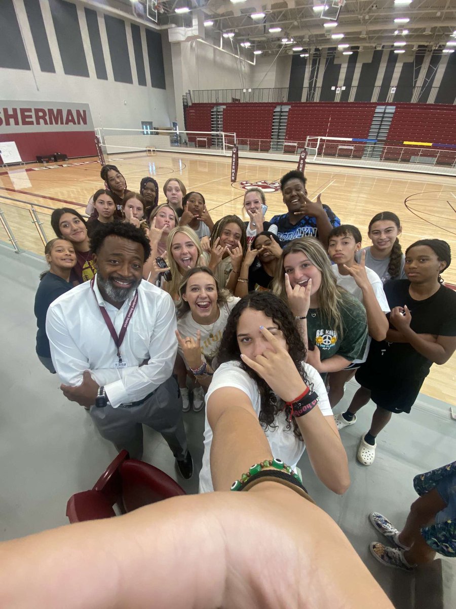 New coach, who dis🫨<a href="/SHLadycatBB/">Sherman Lady Cat Basketball</a> #ibtbab