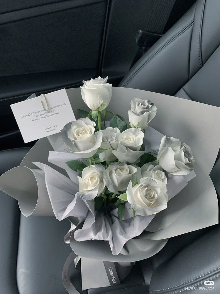 SelectOutfit's tweet photo. flowers https://t.co/yaBClNco9B