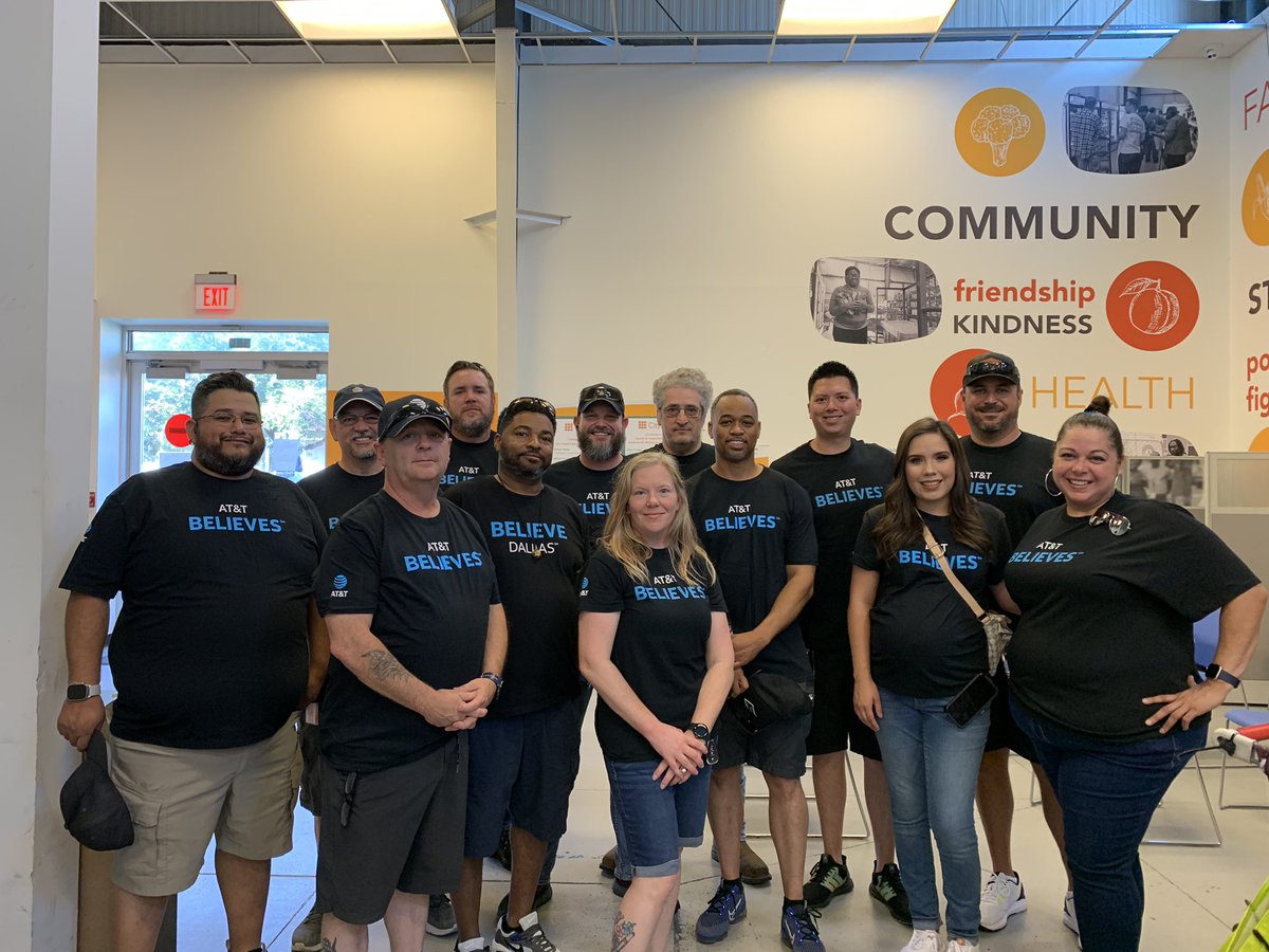 We had a memorable time volunteering with #ATTBelieve serving the community in downtown Dallas #TeamEvent #ATTBFS <a href="/ATTBusiness/">AT&T Business</a> #LifeAtATT