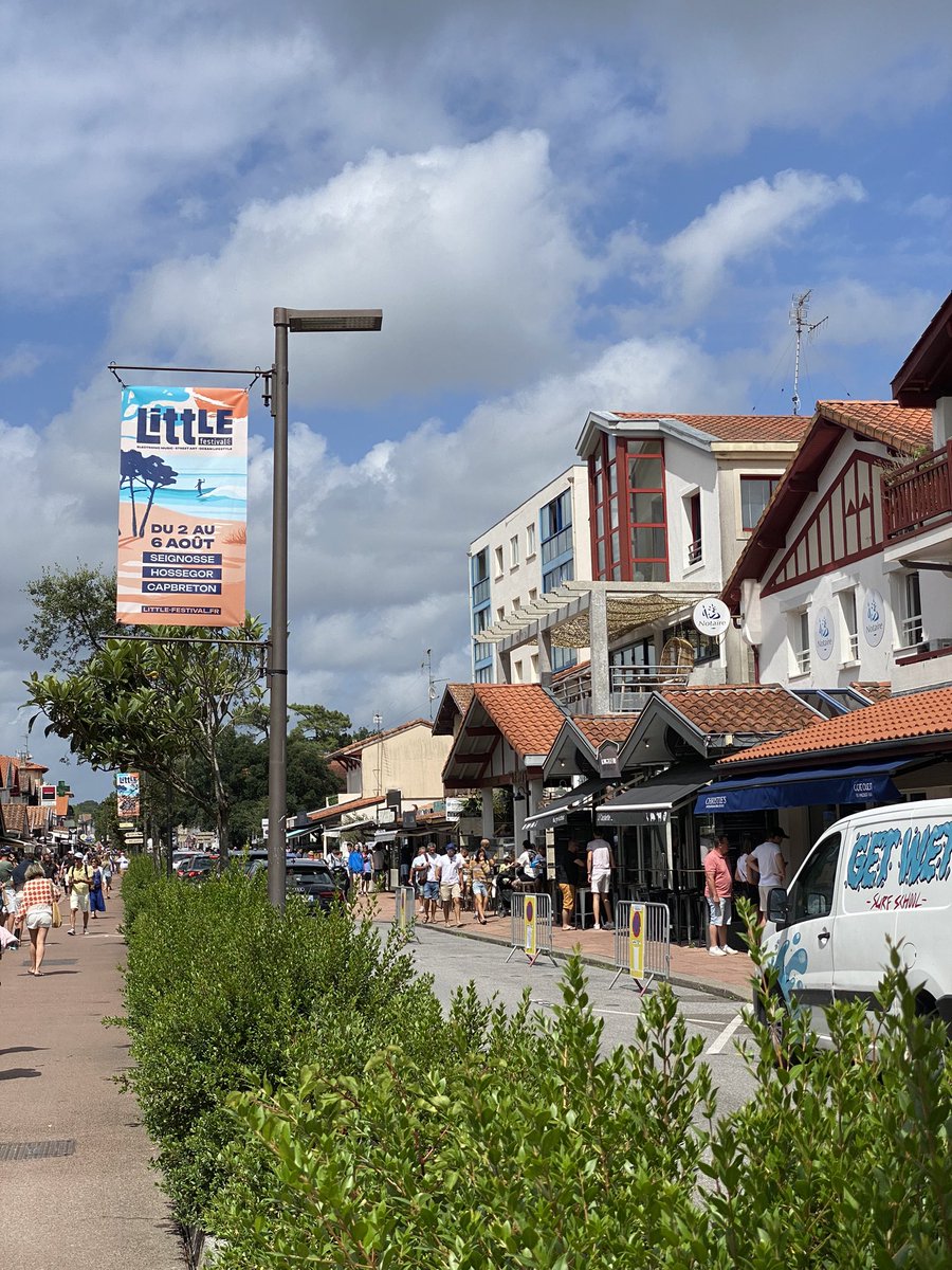 cauderanais23's tweet photo. Journée ventée à Capbreton #cotelandaise https://t.co/komGKwVX8t