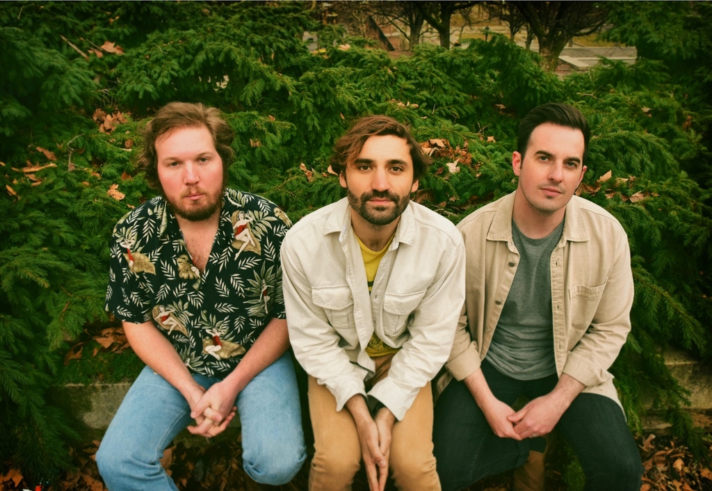 Thisishashtags's tweet photo. ⚠️ NEW EPISODE ALERT ⚠️ 
#freshfind How @olihazard keeps a community together with memories and music We chatted with Oliver Hazard's own ​​Michael Belazis about the new self-titled album as well as their festival which is around the corner. Check out https://t.co/cA2x2dQqzZ https://t.co/kZdpr9dPNe