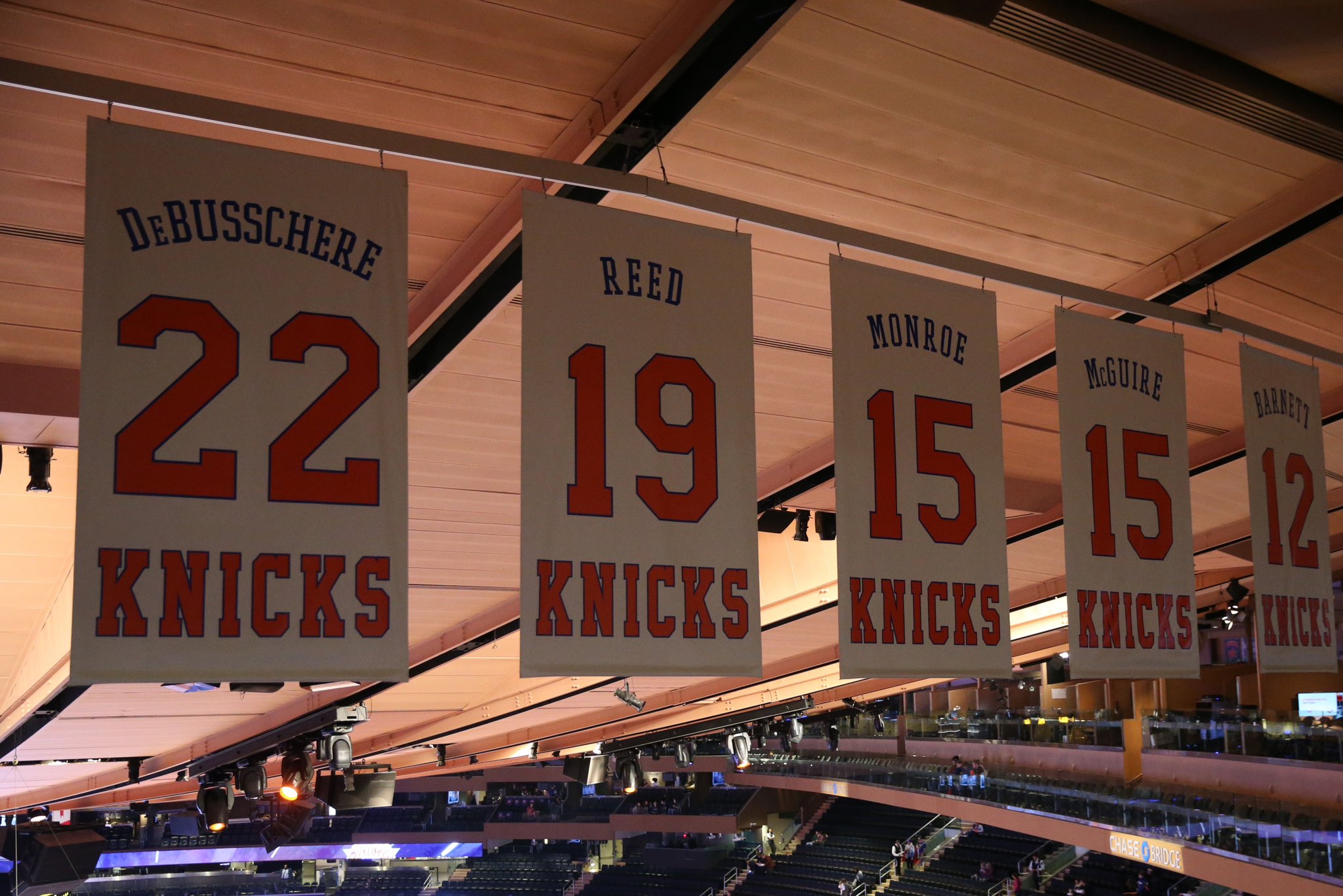 KnicksMuse on X: "Knicks Retired Jersey Numbers 10 — Walt Frazier 12 — Dick  Barnett 15 — Earl Monroe 15 — Dick McGuire 19 — Willis Reed 22 — Dave  DeBusschere 24 — Bill Bradley 33 — Patrick Ewing Anyone missing?  https://t.co/JkwDWxhY2U" / X