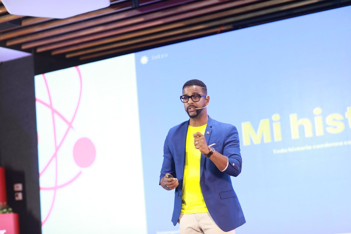 <a href="/BancoBHD/">Banco BHD</a> "He hecho del síndrome del impostor mi mejor amigo. He conocido mis debilidades. Dejé que mis diseños hablaran por mí” (Juan Angustia, líder de diseño visual de Google Meet).
