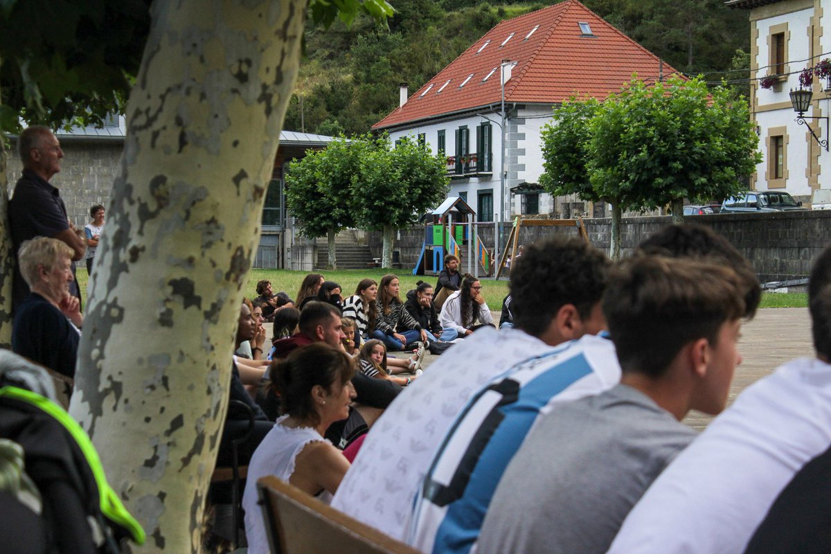 Pilotak ez du gantxoa galdu😎. Beteta Erronkariko Julian Gayarre frontoia goxua txapelketa iksuteko