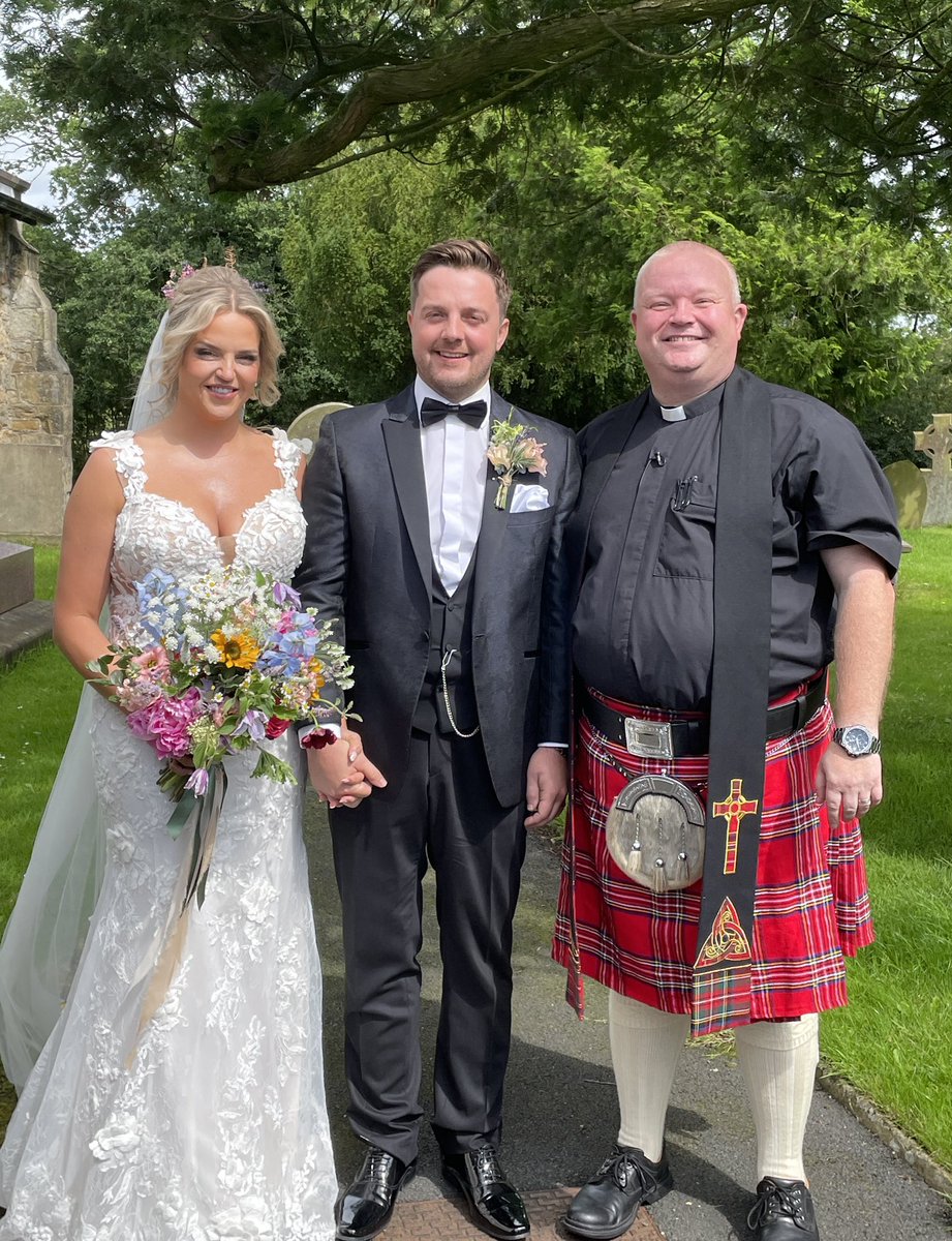 GregorStewart4's tweet photo. It was a pleasure and privilege to officiate Mark &amp; Kirsty’s wedding today. It was also awesome that they asked me to wear a kilt. #vicarinakilt https://t.co/gPL4rmlAXh