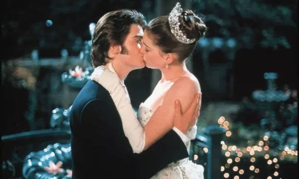 tracklist's tweet photo. Há 22 anos, o filme "O Diário da Princesa", estrelado por Anne Hathaway, era lançado. 👸🏻 https://t.co/UWE9nItdGg