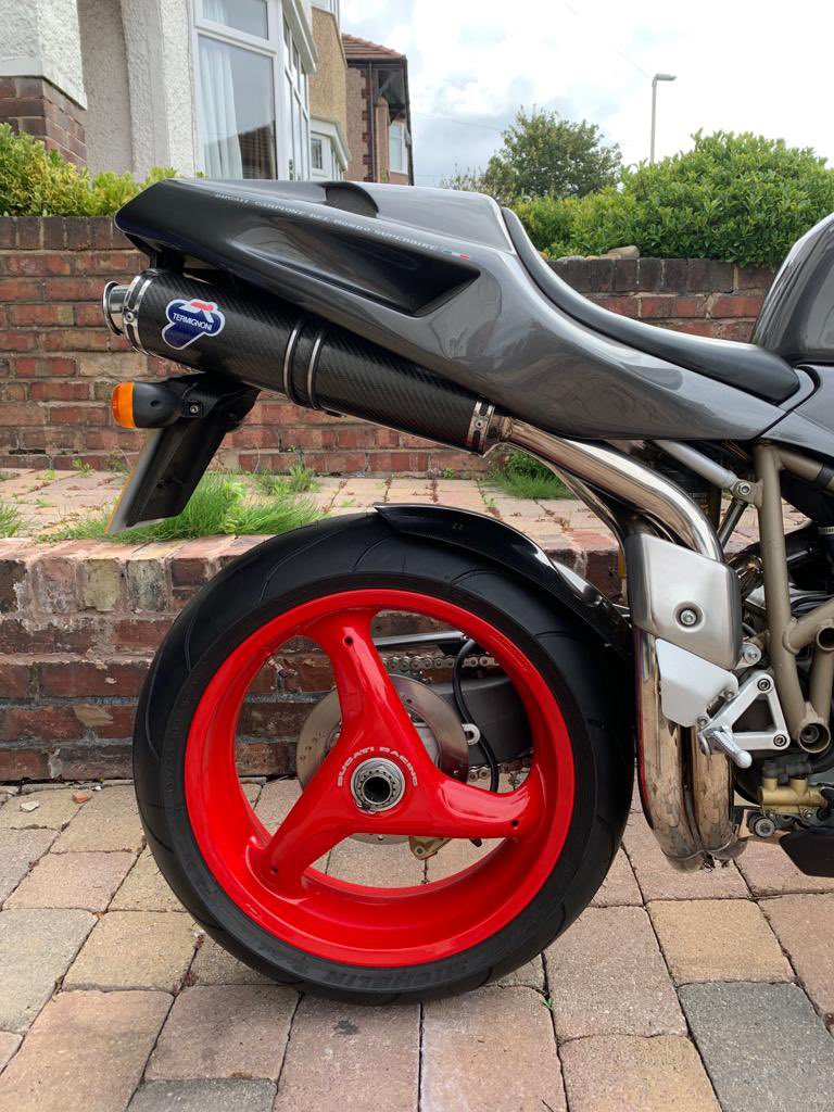 MotorbikeFactor's tweet photo. A beautiful Ducati 916 Senna MK1 
Only 8700 miles , very collectible, just get in touch, we will do the rest. https://t.co/O4SfFJJMZY