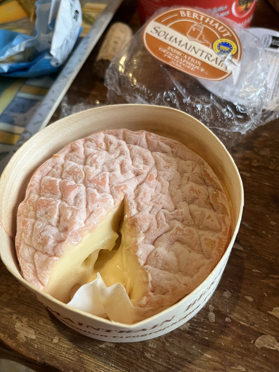 anthonybecvar's tweet photo. Found a cheese that tastes like every surface in a milking parlour! #cheesepower #thiswilllinger https://t.co/WWtvFpwUrm