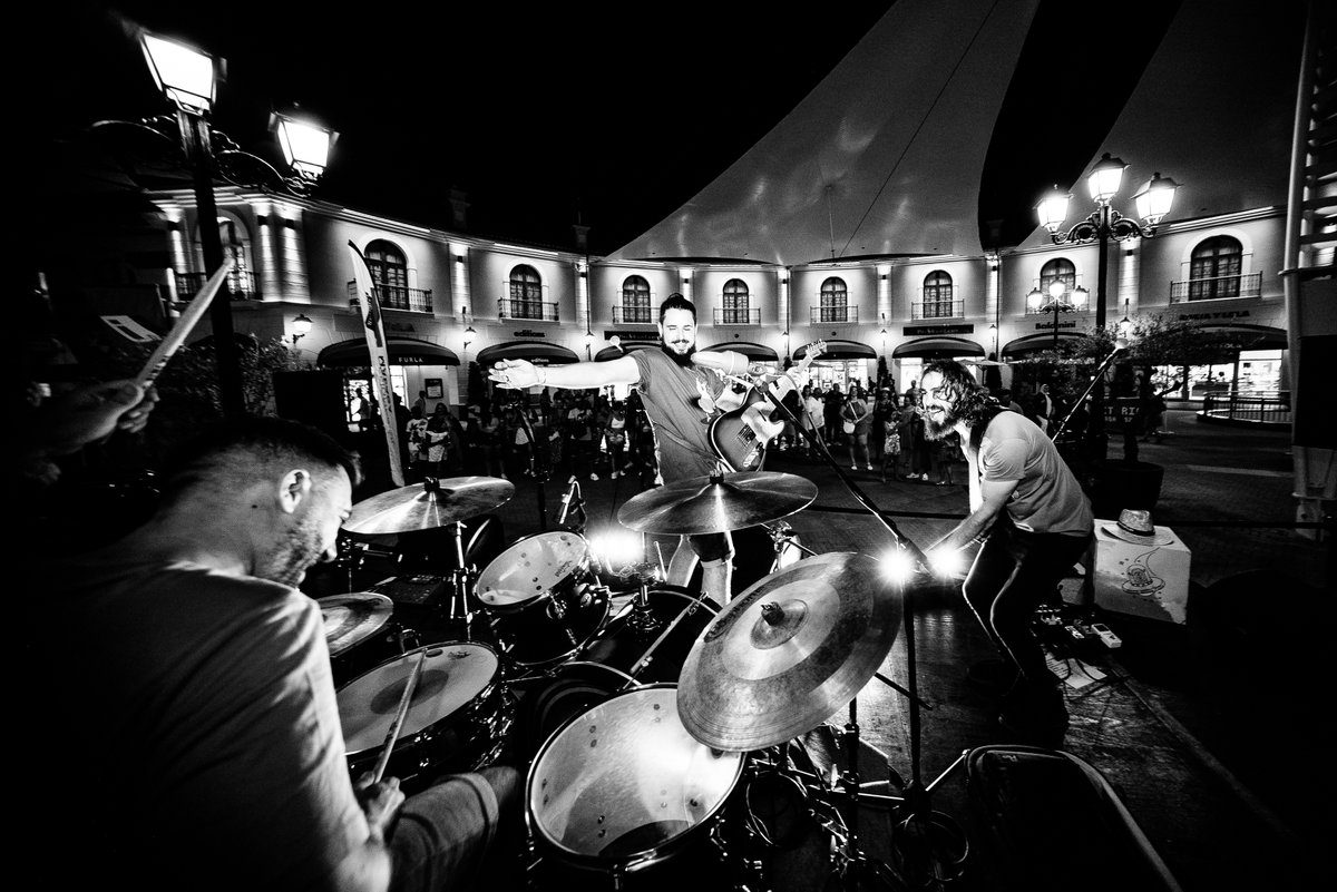 yompyz's tweet photo. Trabajitos de fotógrafo en blanco y negro para Brisa en tu Barrio 2023. 

Los grupazos: Martín &amp; CÍA, The Lost Bullets, Polarnova, Neptunia https://t.co/CCHrtSGZQo