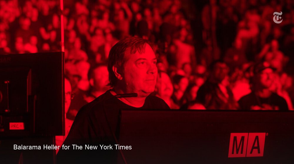 nytimesmusic's tweet photo. How Phish’s lighting designer Chris Kuroda jams with the band. https://t.co/2XMtM3054Z https://t.co/ksssomIM2z