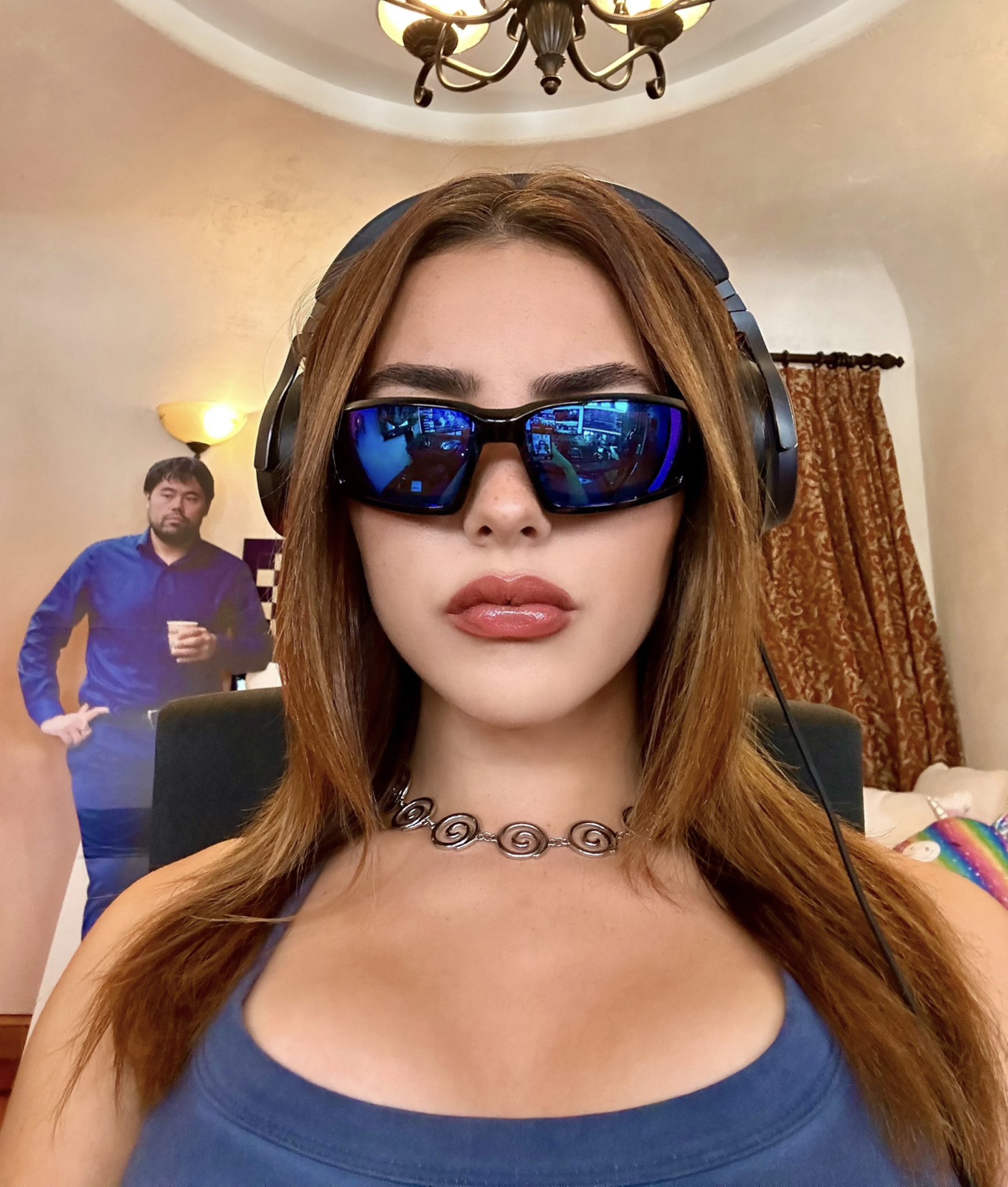 Andrea Botez on X: super excited to team up with @Coinbase! Each week we'll be completing chess challenges - live now! 😄 #ad / X