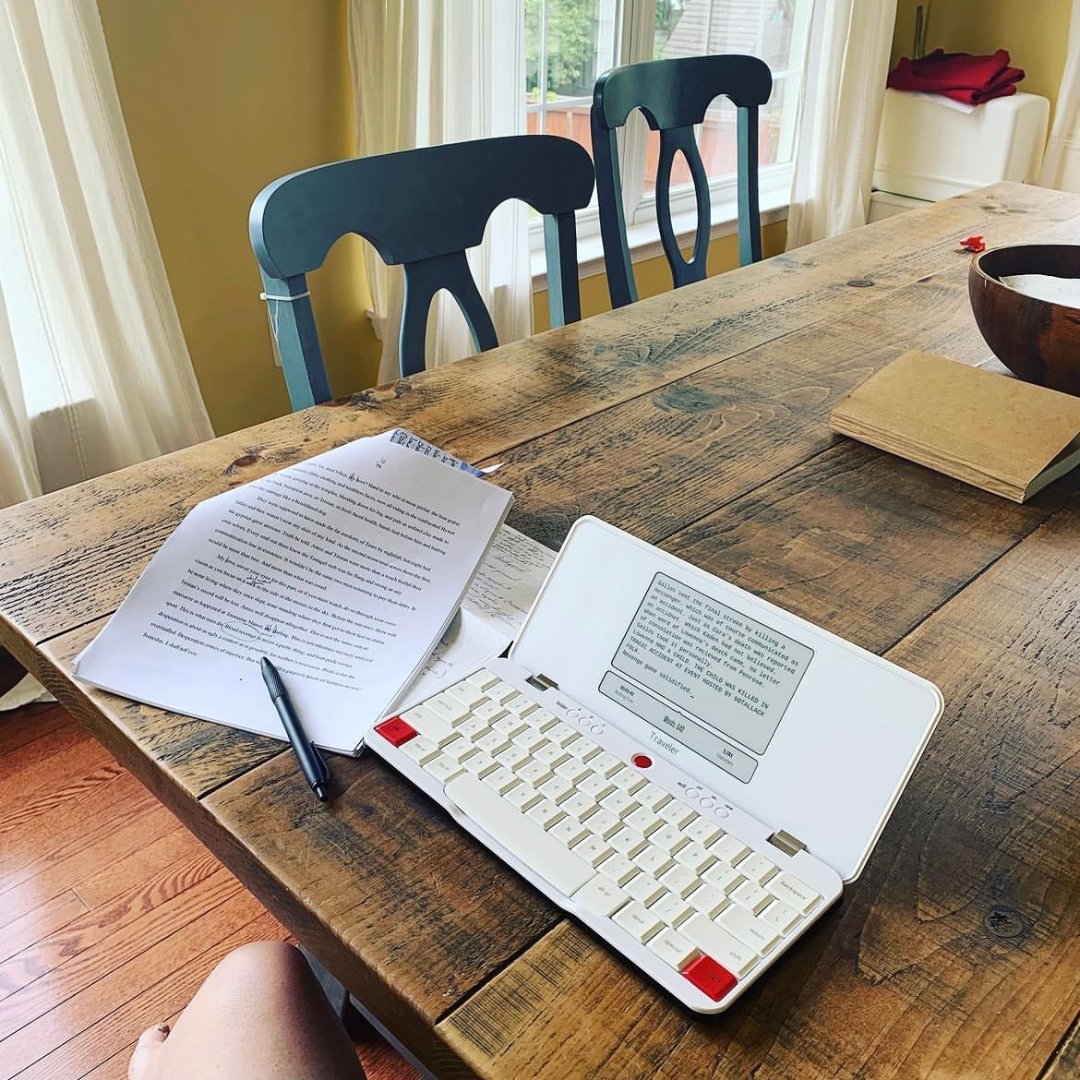 getfreewrite's tweet photo. What does today's #writingspot look like in your neck of the woods? ๐
๐ธ: Freewrite Advocate Christina Rauh Fishburne
#GetFreewrite #FreewriteFam #writing #amwriting https://t.co/rlbzlXCEma