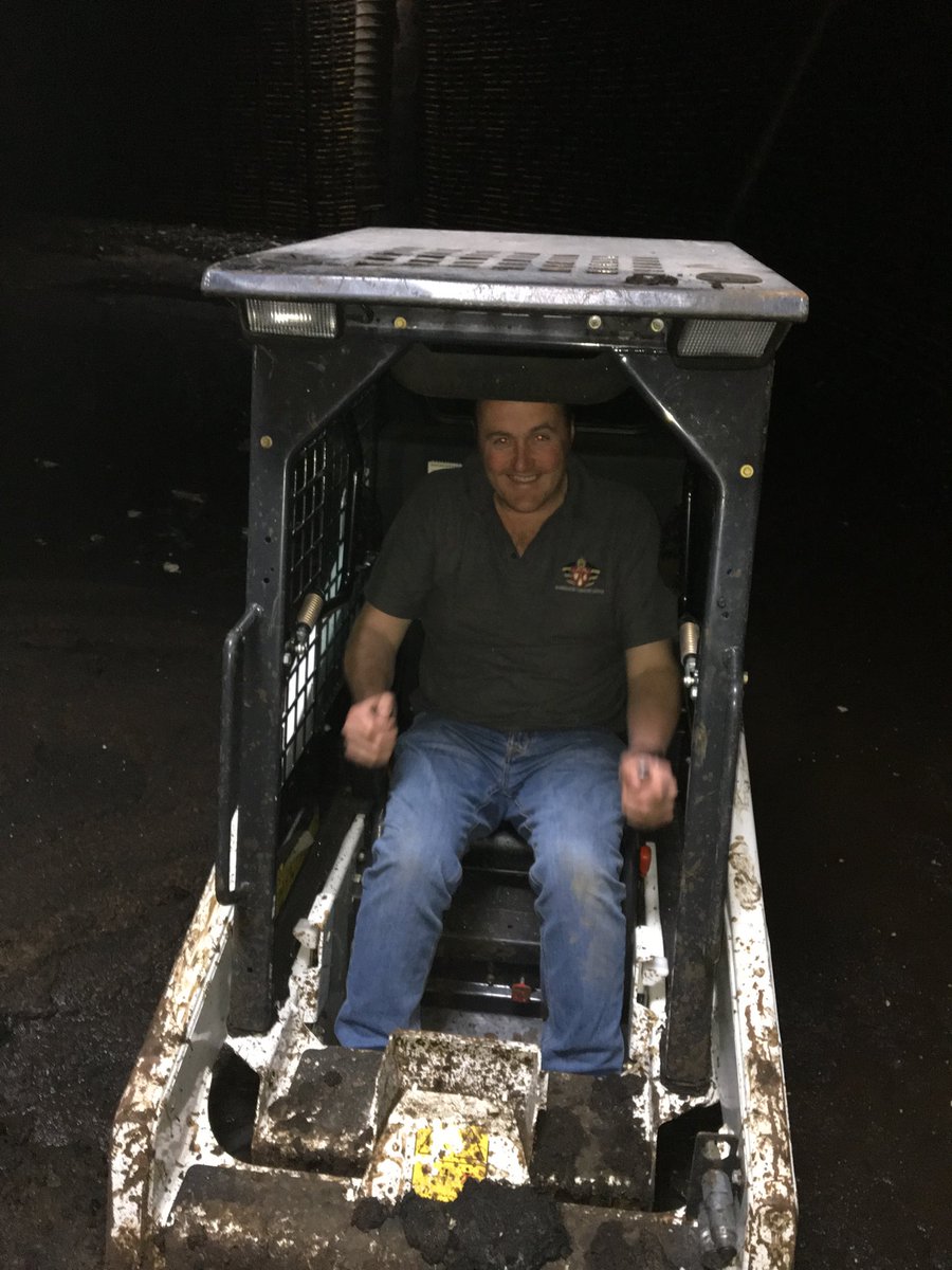 simon_blades's tweet photo. @farmerThomo Are you not in the pilot’s seat this year Thomo? https://t.co/wLbYbSmR5f
