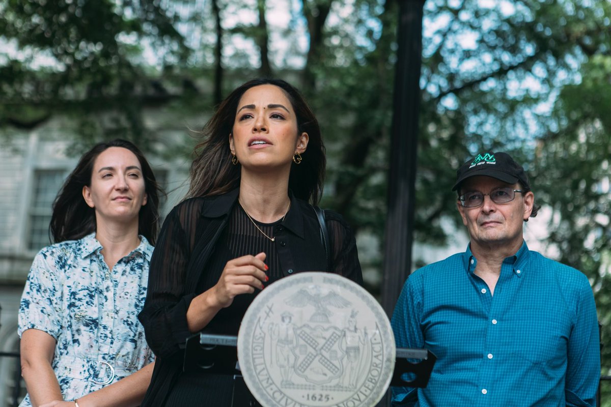 Carlina Rivera tweet media