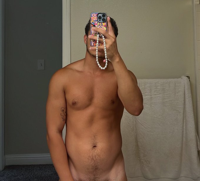 hi guys https://t.co/s47UOLIBxZ