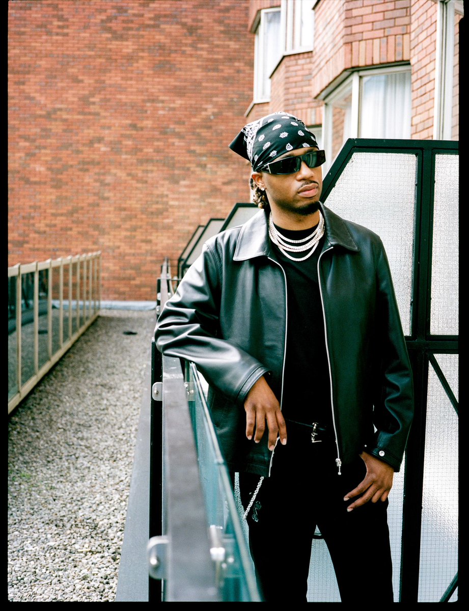 "I would rather be stricken blind than to live without expression of mind." 
- Tupac Shakur