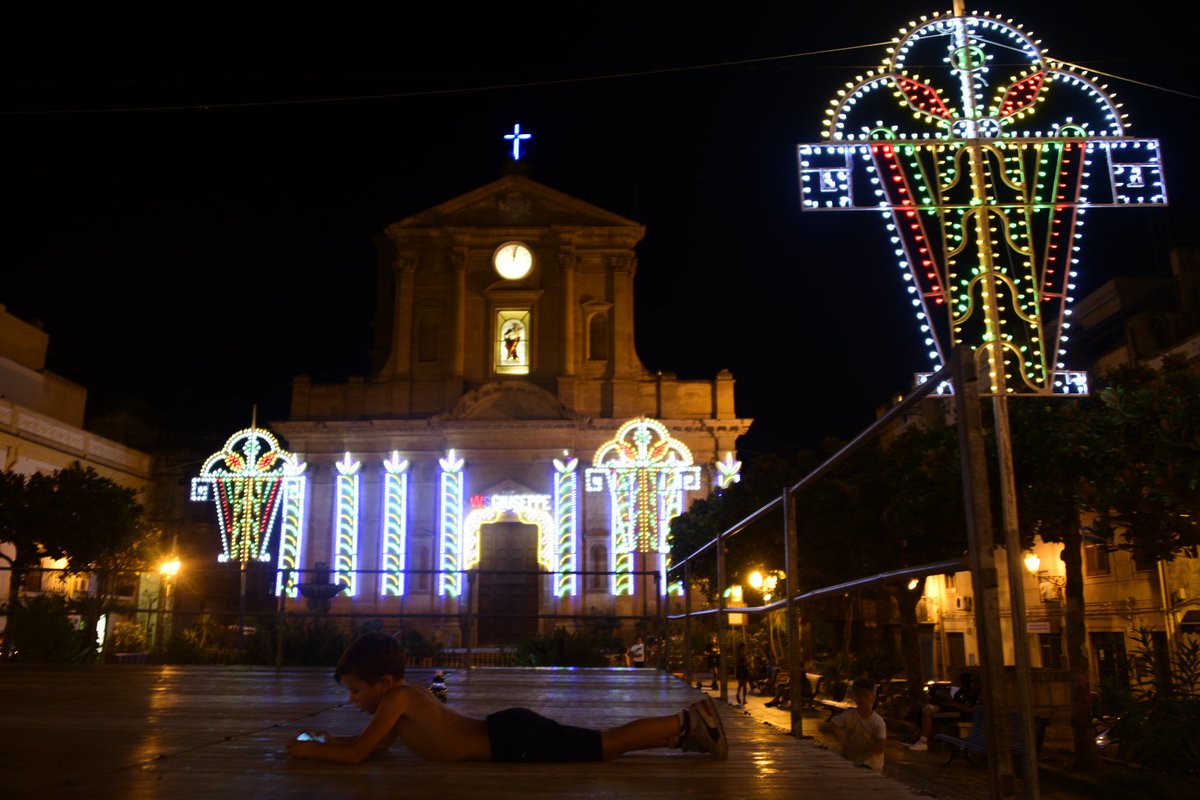 FrancescoPaladi's tweet photo. #bagheria #baaria #summer #sicily #lights #streetphotography #streetphoto https://t.co/tpOCzeDqeA